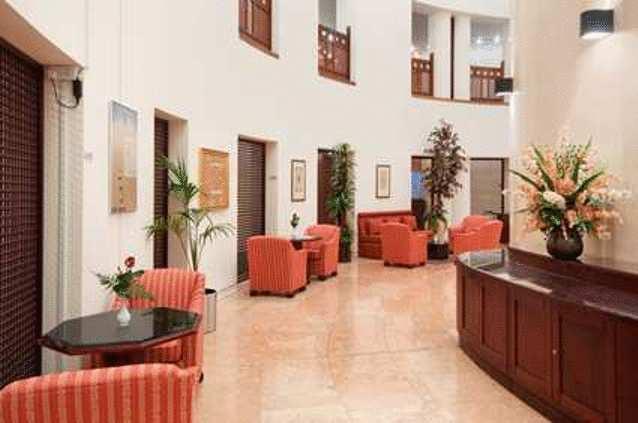 Hilton Baynunah Hotel Абу Даби Екстериор снимка
